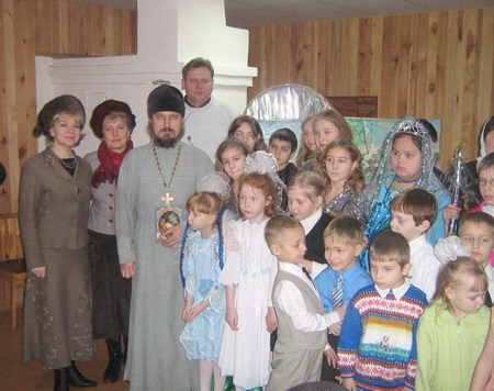 13:50 Воспитанники Воскресной школы принимали поздравления от главы администрации города Шумерли